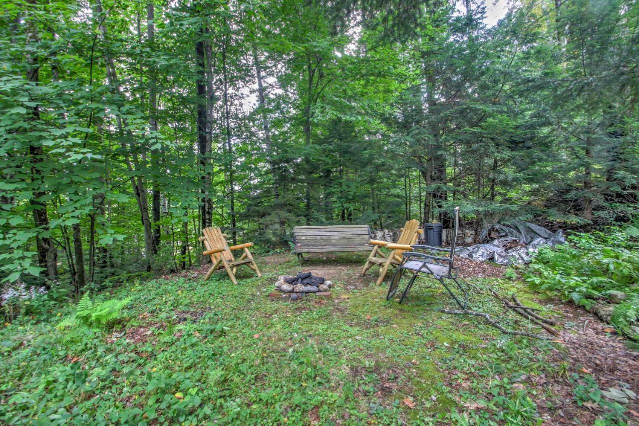 Rustic Intervale Hideaway With Deck And Wooded Views! Villa Exterior photo